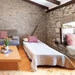 App With Arena Amphitheatre Nearby Apartman *