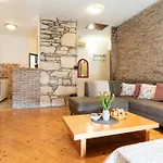 Apartman App With Arena Amphitheatre Nearby Póla